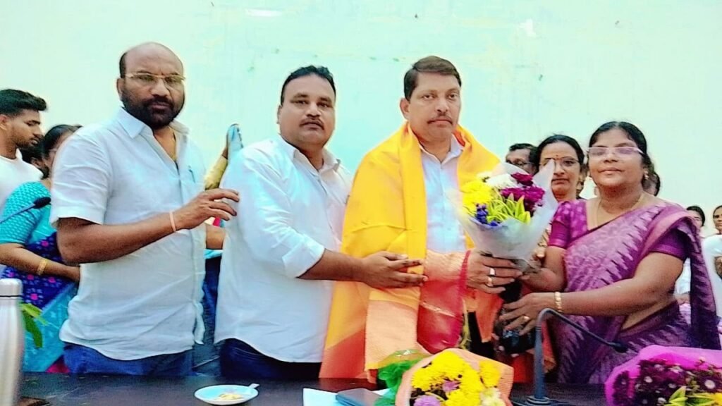 పంచాయతీరాజ్ ఉద్యోగుల ఐక్యతతోనే సమస్యల పరిష్కారం