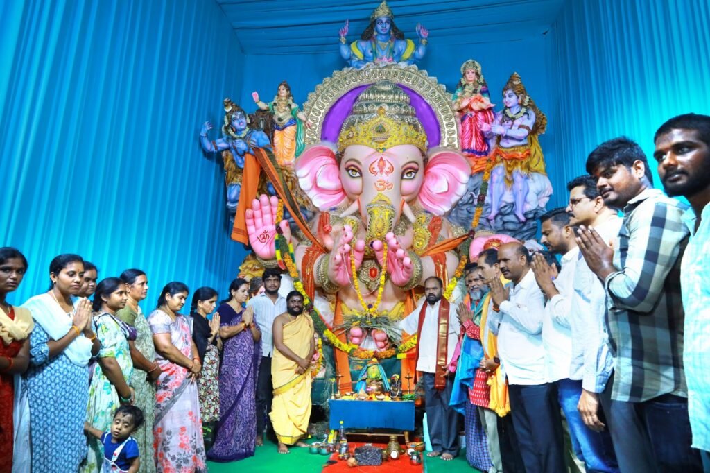 యువత సమాజ సేవలో చురుగ్గా పాల్గొనాలి: మాజీ ఎమ్మెల్యే కంచర్ల భూపాల్ రెడ్డి