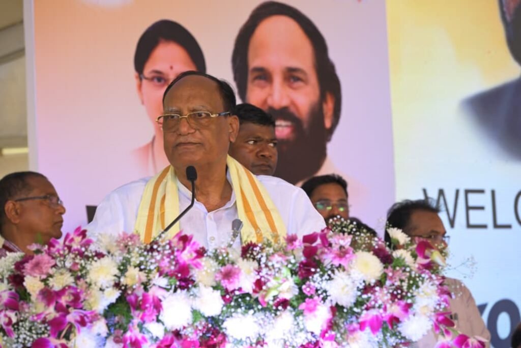 సూర్యాపేట జిల్లా కోదాడ పట్టణంలో మంత్రి ఉత్తమ్ కుమార్ రెడ్డి , ఎమ్మెల్యే ఉత్తమ్ పద్మావతి ఆధ్వర్యంలో మెగా జాబ్ మేళా కార్యక్రమం 