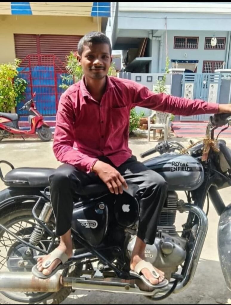 తమ్ముడిని కత్తితో పొడిచి చంపిన అన్న