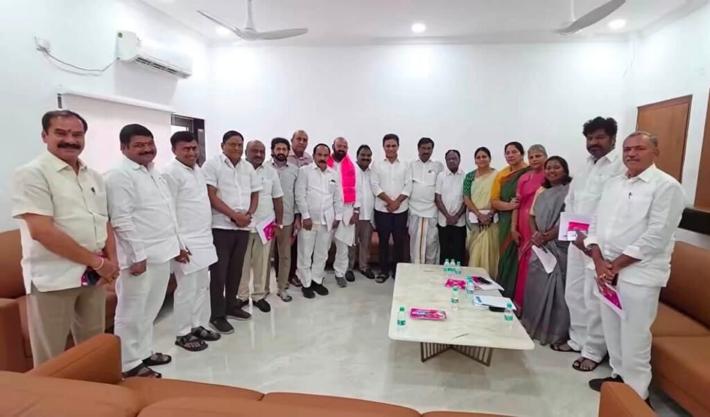 కేటీఆర్ సమీక్షలో గ్రాడ్యుయేట్ ఎమ్మెల్సీ ఎన్నికల ఓటర్ నమోదు