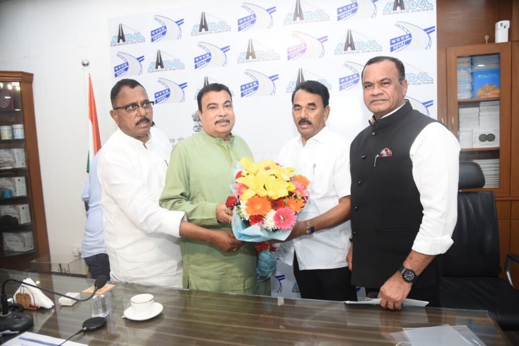 తెలంగాణకు కీలక రహదారి ప్రాజెక్టులు.. గడ్కరీతో కోమటిరెడ్డి భేటీ