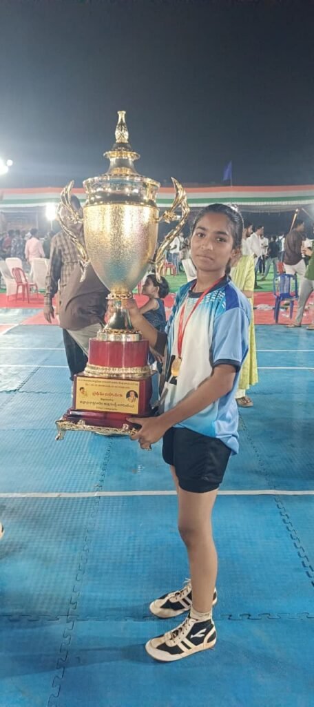 రాష్ట్రస్థాయి కబడ్డీ పోటీల్లో తిప్పర్తి విద్యార్థిని వర్షిని సత్తా!
