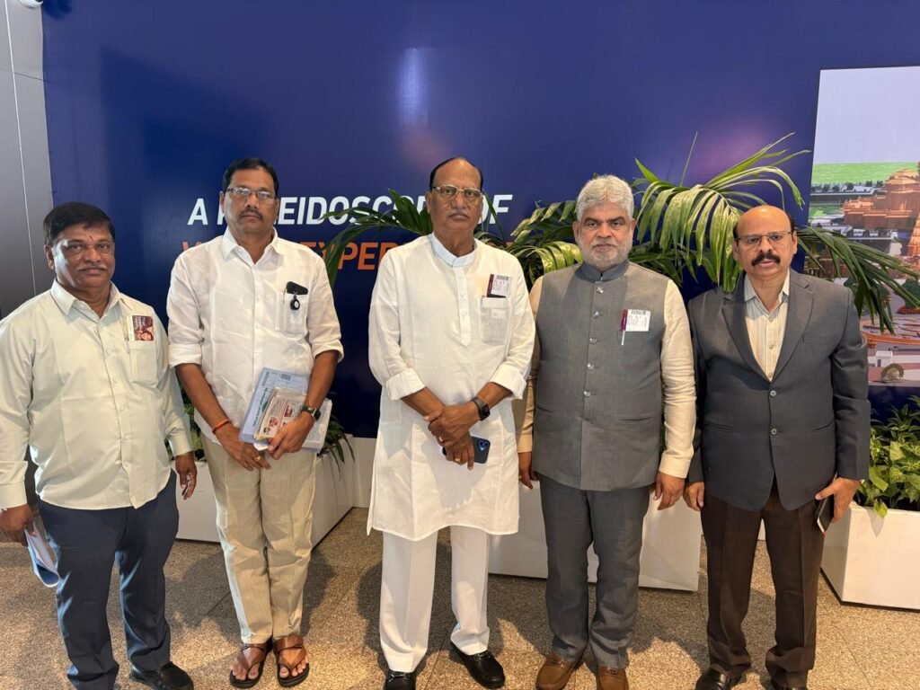 ఢిల్లీలో బ్రిక్స్ సమావేశాలకు బయలుదేరిన గుత్తా సుఖేందర్ రెడ్డి, గడ్డం ప్రసాద్ కుమార