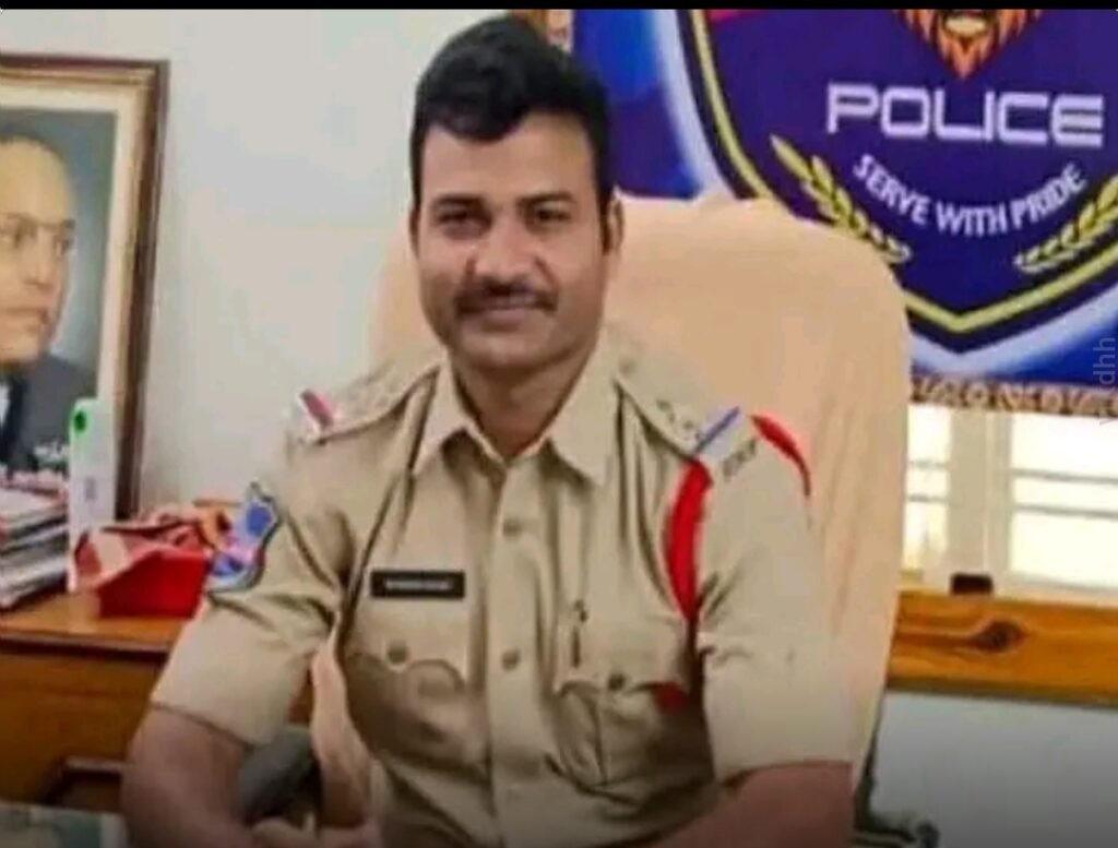పోలీసుల నుంచి తప్పించుకునే క్రమంలో ఏఎస్సైని ఢీకొట్టిన బాలుడు.. తండ్రిపై కేసు